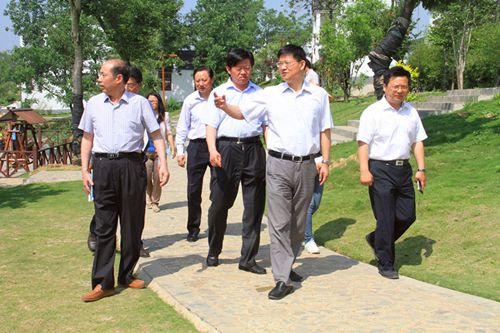李亞平廳長赴江寧區(qū)水利局調研指導教育實踐活動 李亞平廳長赴江寧區(qū)水利局調研指導教育實踐活動